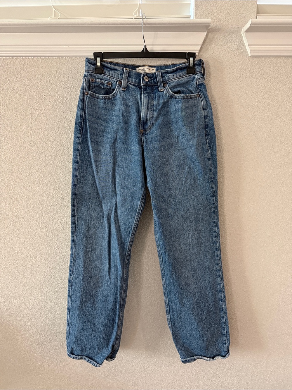 Abercrombie & Fitch Baggy Low Rise size 24